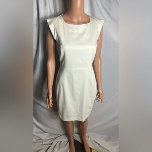 French Connection Women’s White NWT Lolo Sheath Dress Size 8 Holiday, Pleated